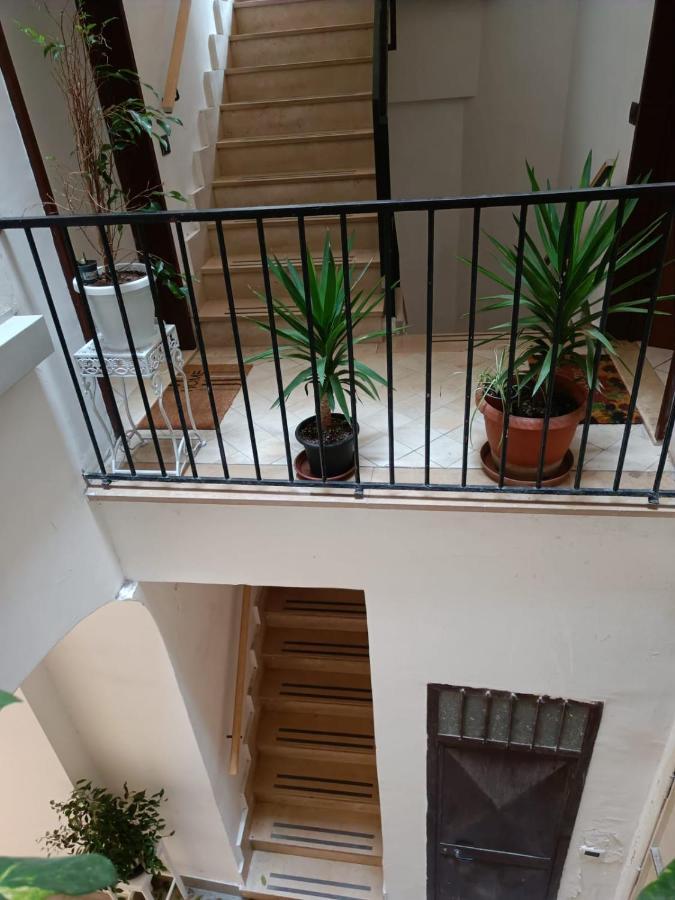 Domusmadre Apartment Napoli Bagian luar foto