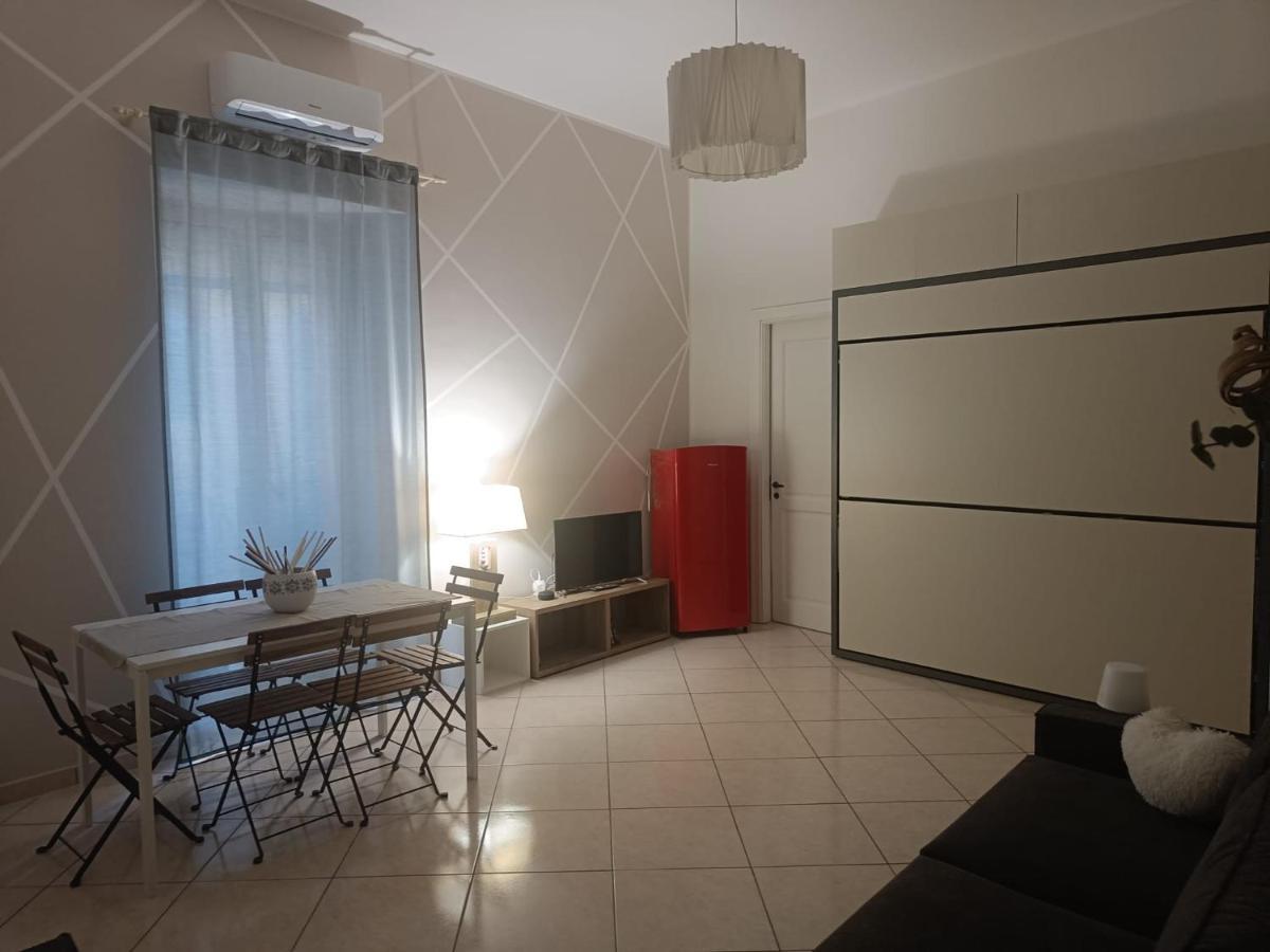 Domusmadre Apartment Napoli Bagian luar foto