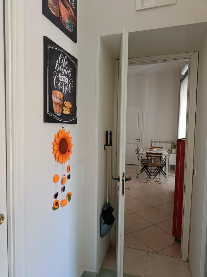 Domusmadre Apartment Napoli Bagian luar foto