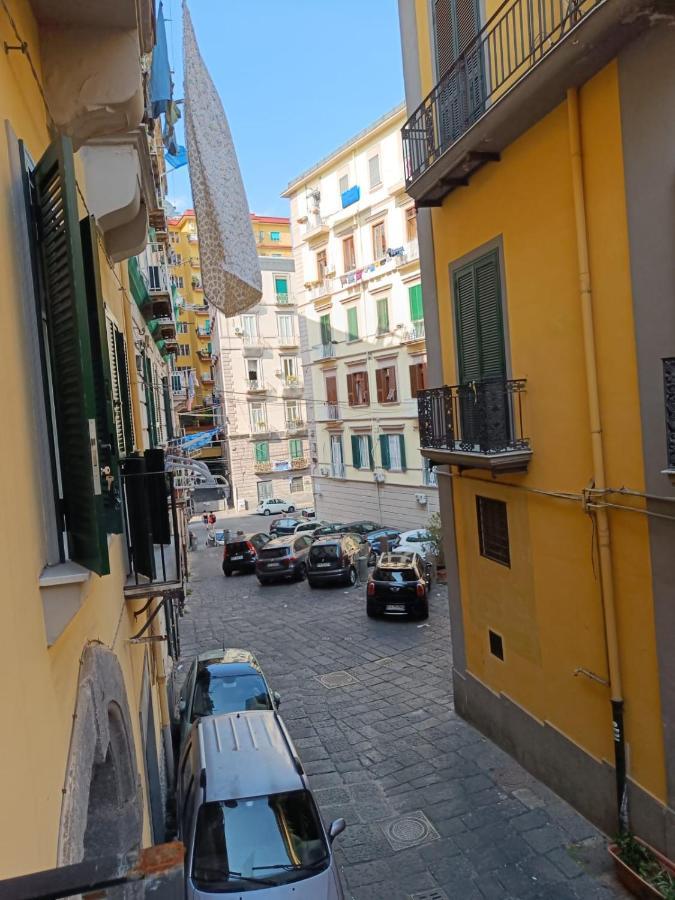 Domusmadre Apartment Napoli Bagian luar foto