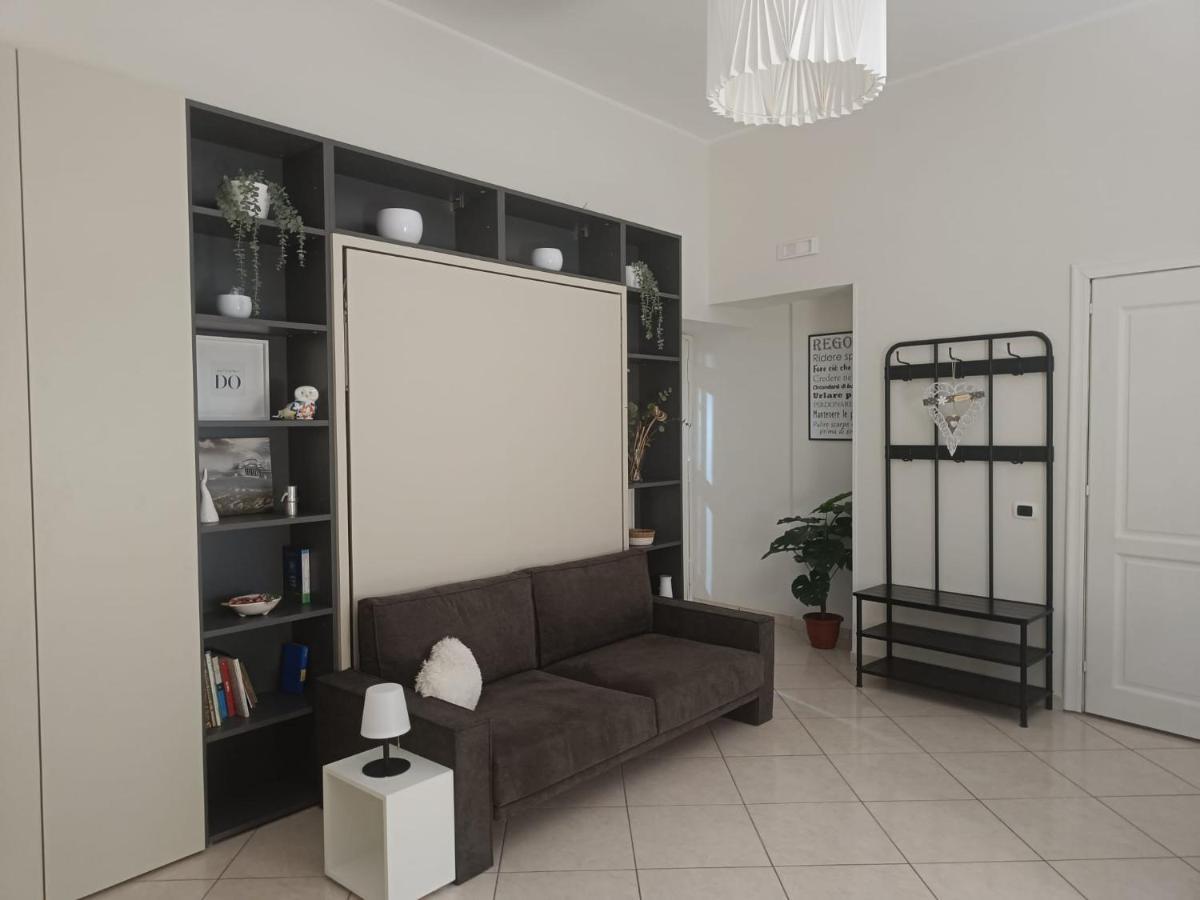 Domusmadre Apartment Napoli Bagian luar foto