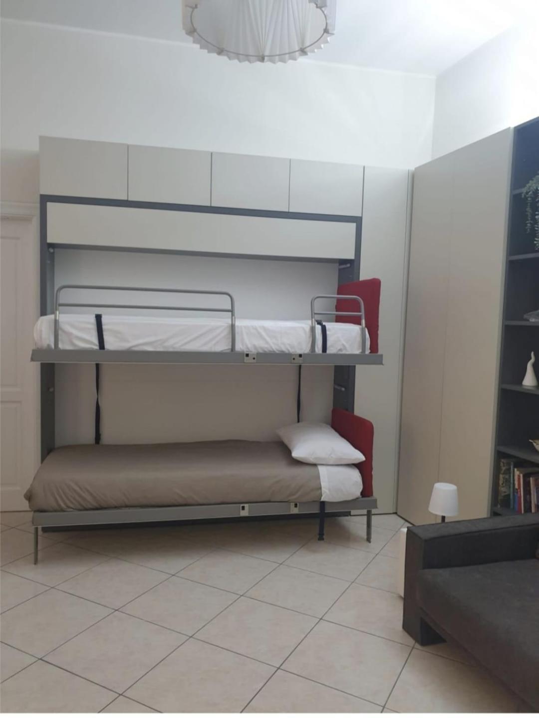 Domusmadre Apartment Napoli Bagian luar foto